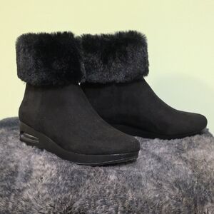 DKNY Black Faux Fur Winter Boots